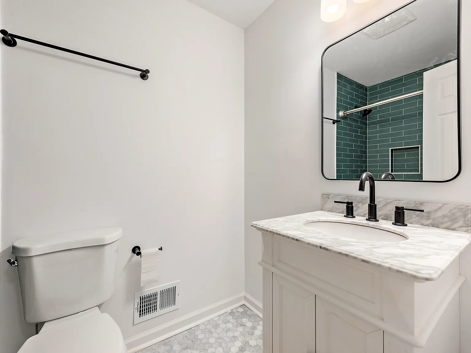 3 bed, 1.5 bath, 1163 sqft, $2,250 — Photo 4