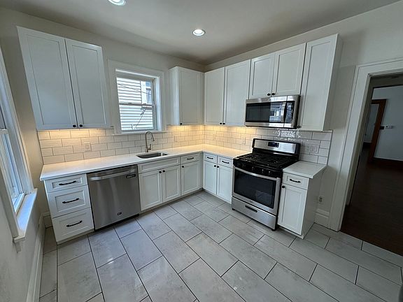 3rd image of 2211 Neil Ave #2213