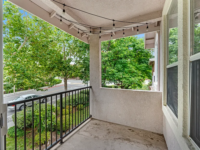 1007 Esparanza Way — Photo 24