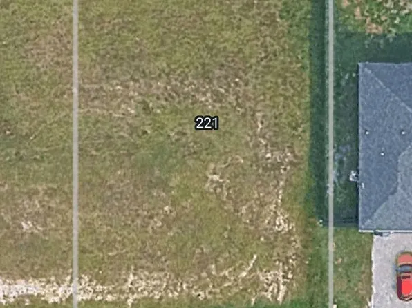 221 SE 4th St, Cape Coral, FL 33990