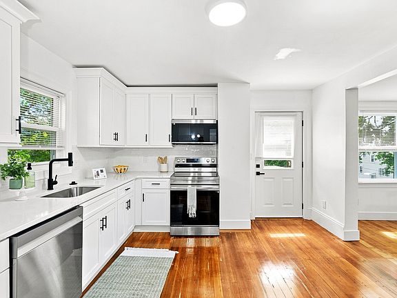 5th image of 615 Salem St #2
