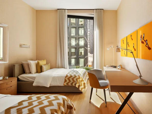 505 West 19th Street image 13 of 19