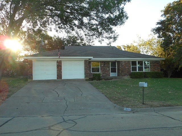 1st image of 1824 Ravenswood Dr N