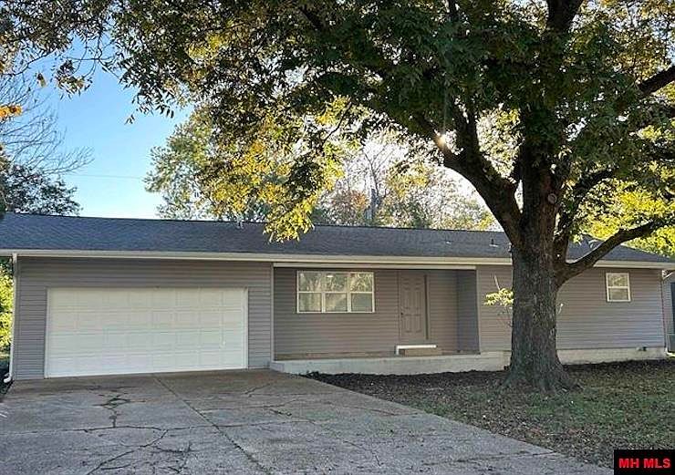 1st image of 83 Finch Dr