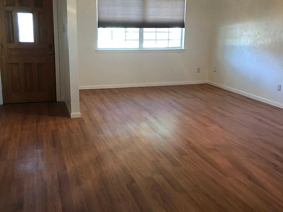 4th image of 3100 Faye Dr