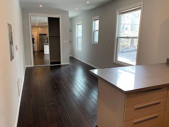 4th image of 1589 Sacramento St APT 2