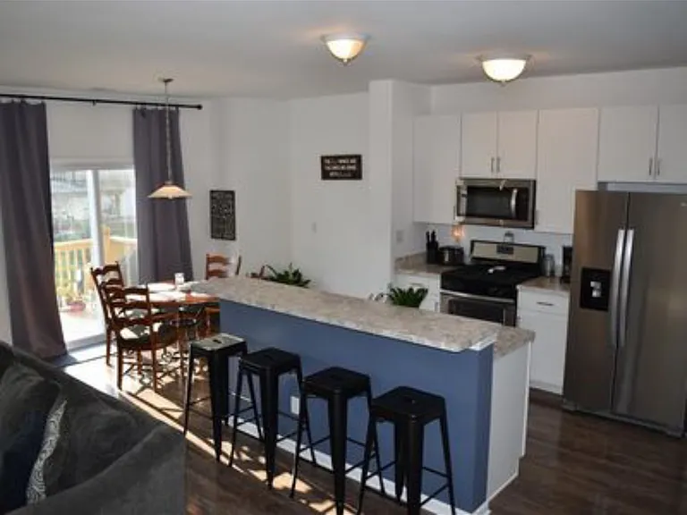 11234 Putnam Dr — Photo 1