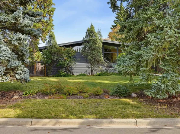 3 Riverside Cres NW, Edmonton, AB T5N 3M4