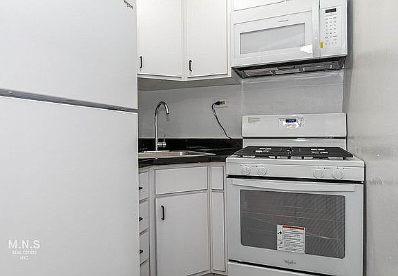 4th image of 83-00 Brevoort St #4C