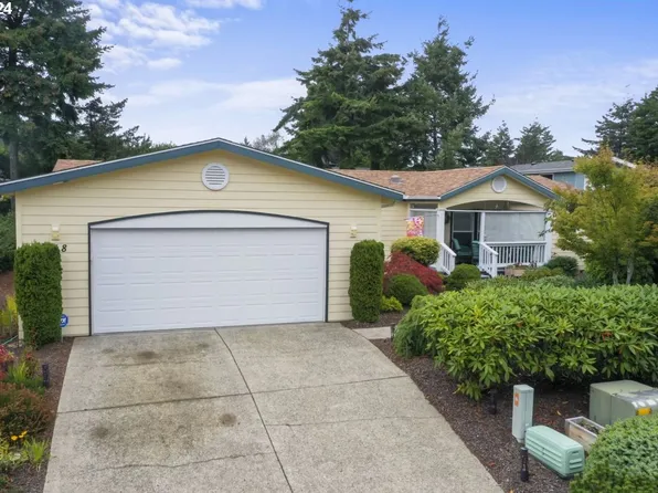 938 30th Way, Florence, OR 97439