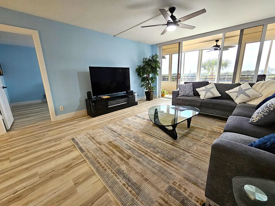 1357 NE Ocean Blvd #312
