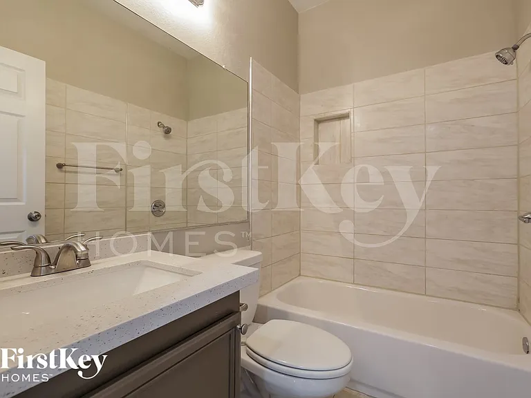 8717 W Rochelle Ave — Photo 13