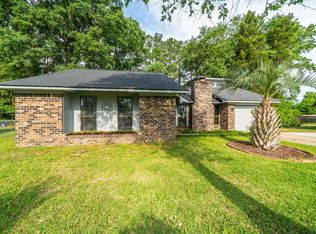 410 Fox Hunt Rd, Goose Creek, SC 29445