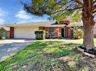 7921 Nighthawk Trl, Arlington, TX 76002