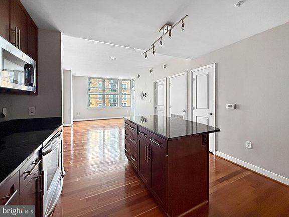 2nd image of 157 Fleet St Unit 608