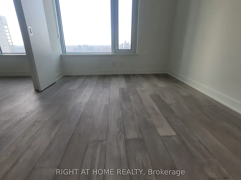 11 Yorkville Ave #3603 — Photo 9