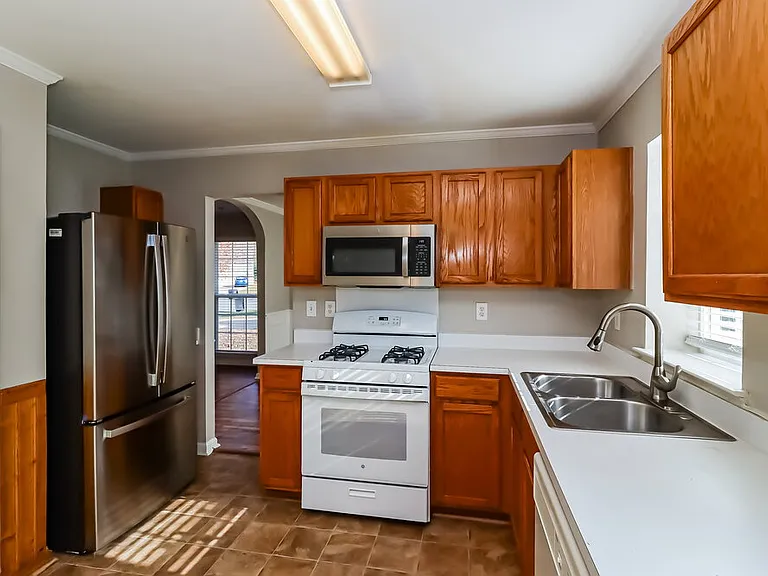 7021 Long Run Ln — Photo 10