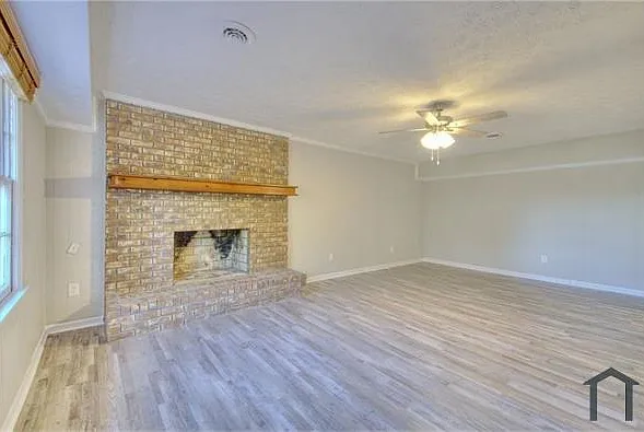 1304 Vine St NE — Photo 4