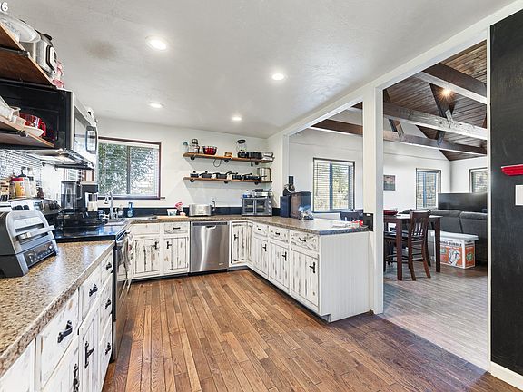 4th image of 63696 Harriet Rd