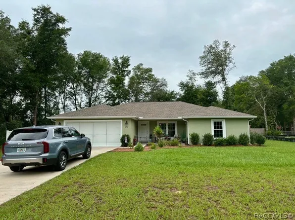8750 N Gilovu Dr, Citrus Springs, FL 34433