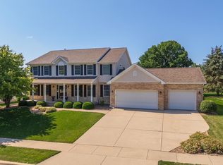 605 Ironwood Cc Dr, Normal, IL 61761