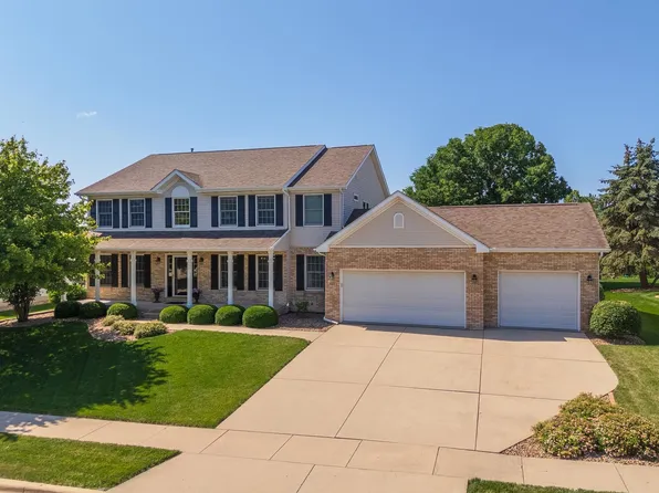 605 Ironwood Cc Dr, Normal, IL 61761