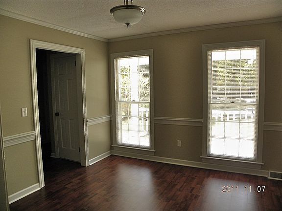 5th image of 207 Towhee Dr