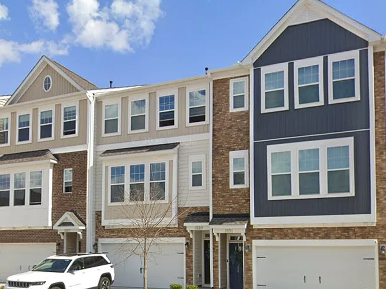 1129 Falling Rock Pl — Photo 1