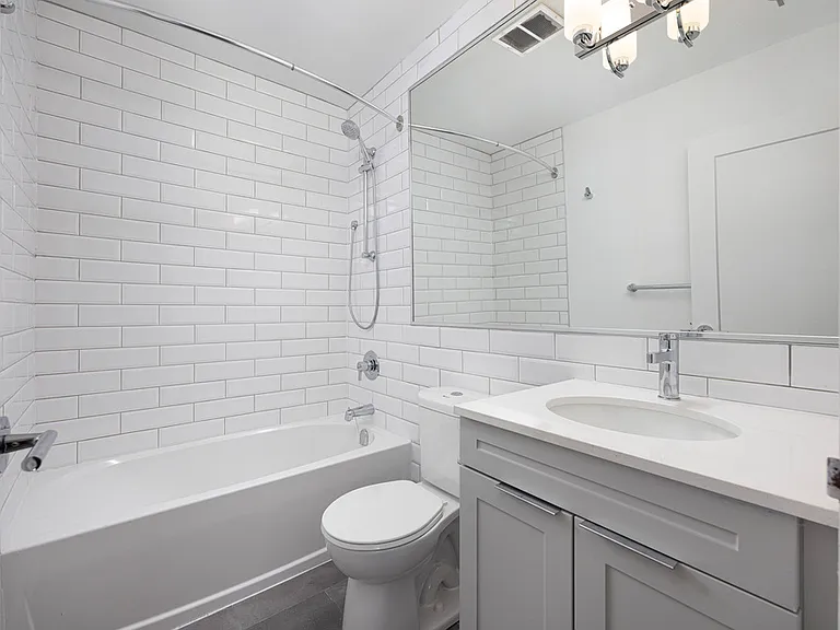 95 Paisley Blvd W — Photo 19