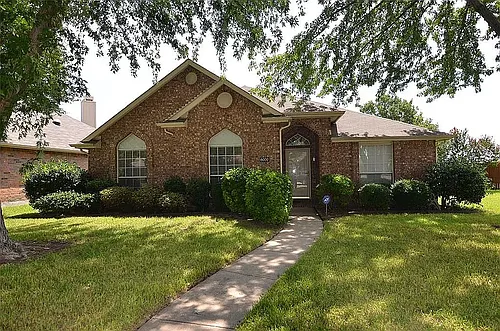 6000 Arlington Dr Photo 1