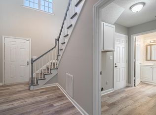 100 Lancelot Hall, North Charleston, SC 29418