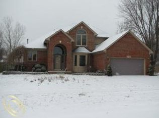 48761 Lorenzo Dr, Macomb, MI 48044