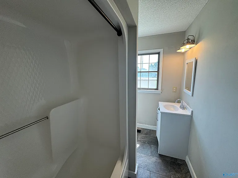 120 Roy Dr — Photo 30