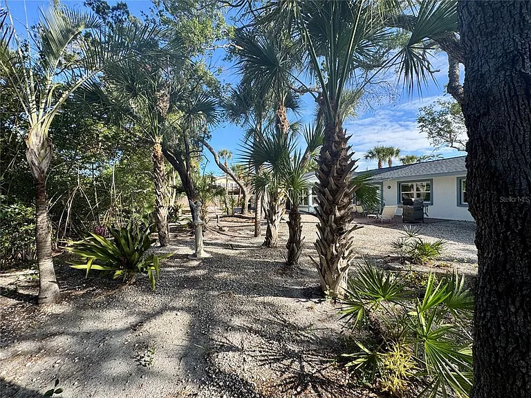 7372 Melaleuca Way — Photo 41