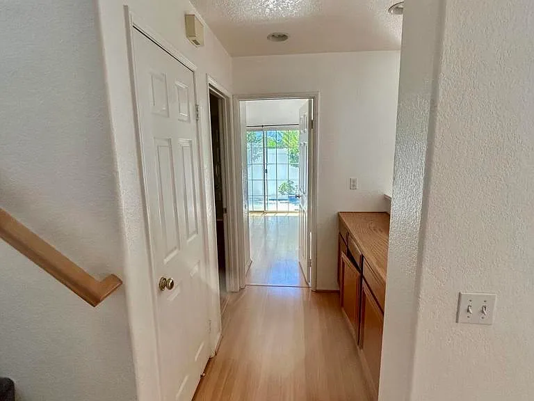 1066 Sheffield Pl — Photo 17