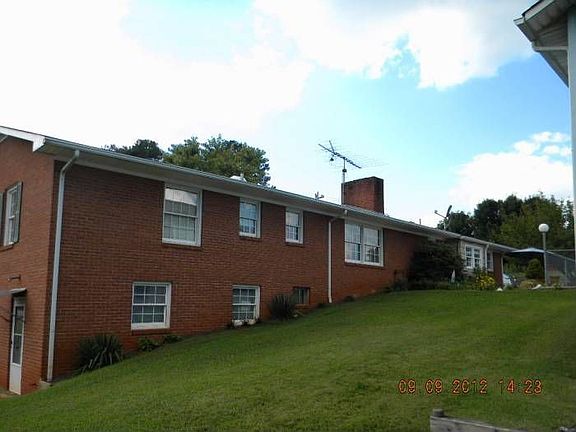 806 Johnson Ridge Back