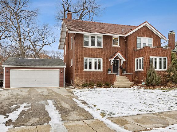 2nd image of 236 Maplewood Rd