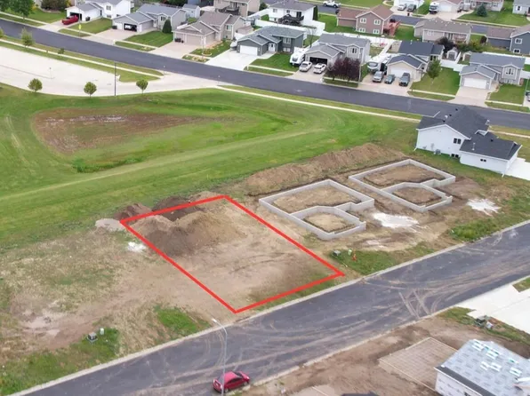 4009 Amari Loop NW, Mandan, ND 58554