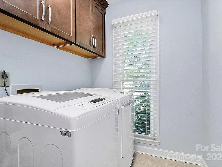 1011 Bydeford Ct — Photo 10