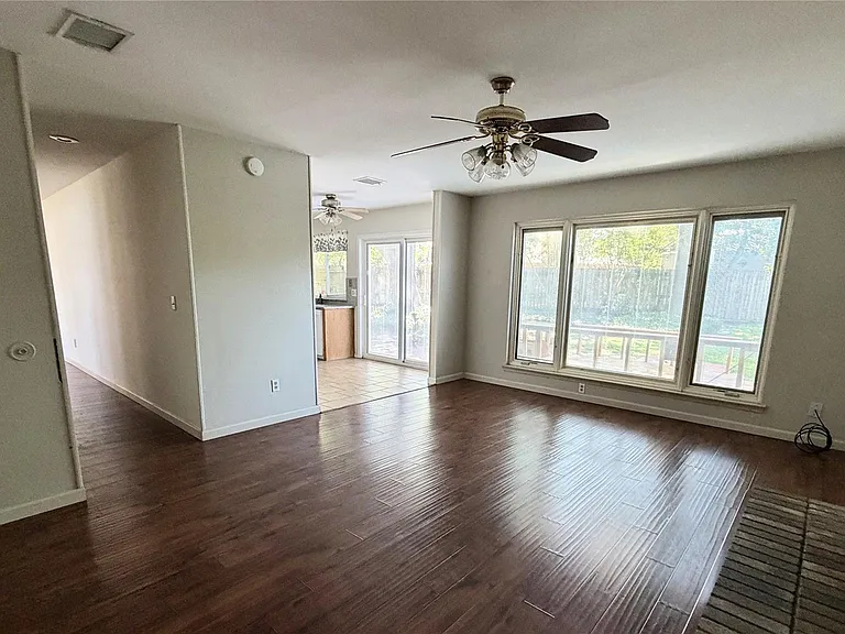 7771 Springville Dr — Photo 8