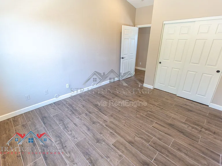 38414 N 12th St — Photo 41