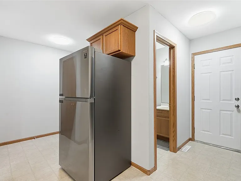 660 Magnolia Ln #2 — Photo 8