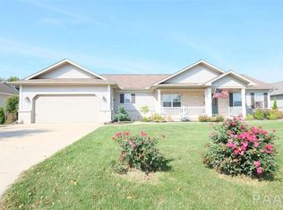 206 Parkside Dr, Goodfield, IL 61742