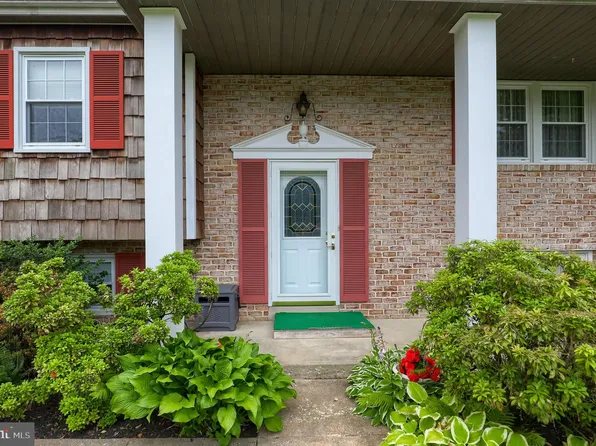 3754 Northside Dr, Landisville, PA 17538