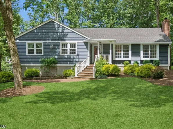 3 Old Farm Rd, North Caldwell Boro, NJ 07006
