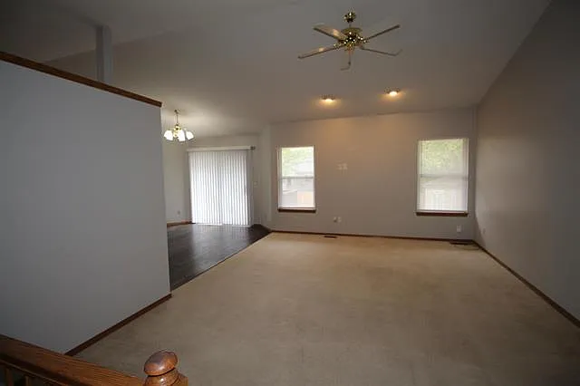 4 bed, 2268 sqft, $2,000 — Photo 4