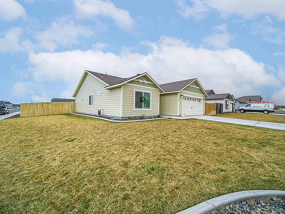 3rd image of 6305 Melita Ln