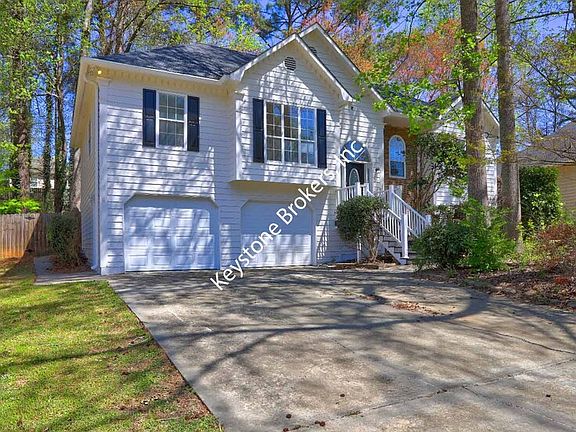 2nd image of 514 Silver Maple Ln