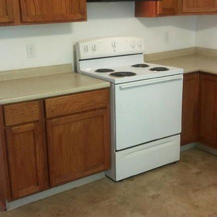 4th image of 1573 Brentnell Ave
