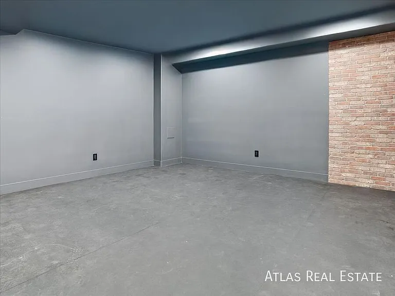 2092 Glean Dr — Photo 35